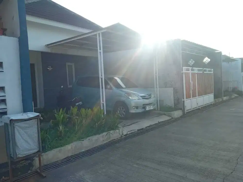 Rumah Dijual di ciganitri  perumahan Puri Suwarna Ragency blk podomoro