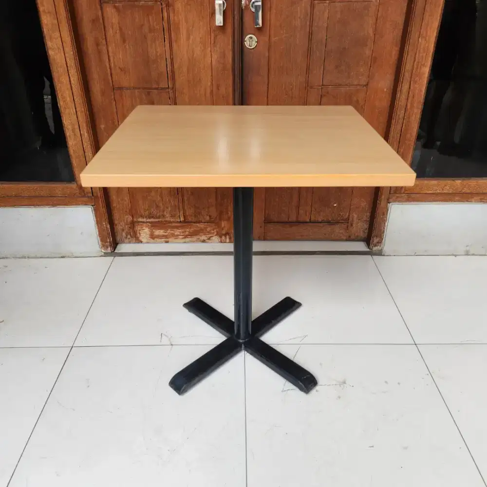 Meja ex Cafe - Meja ex Resto M6