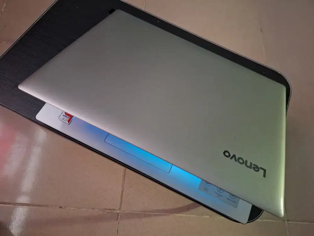 Bismillah dijual laptop lenovo slim a9 ram 8gb siap pakai baterai ok