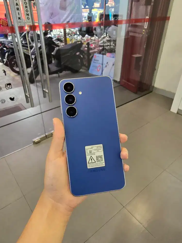 Cash / Cicilan kredit hanya ktp asli s25 fe