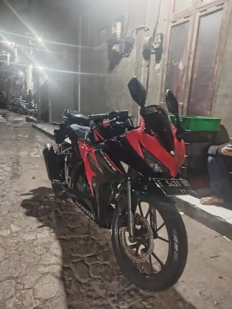 CBR150R khusus jual aja