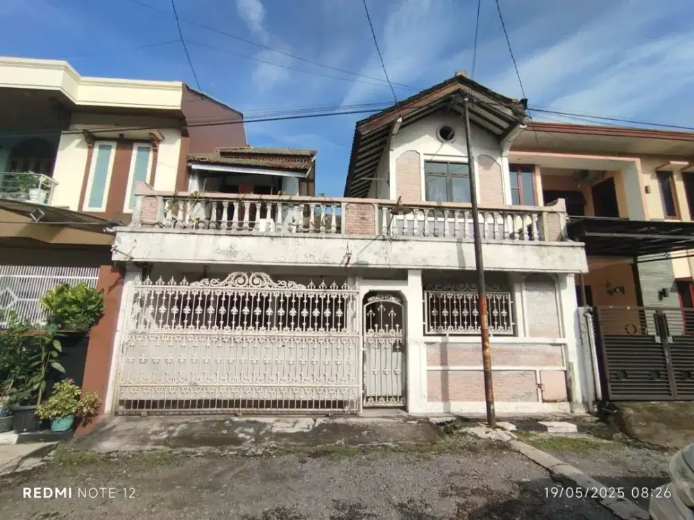 Rumah Cukup Terawat Dekat ke Pusat Keramaian di Taman Cibaduyut Indah