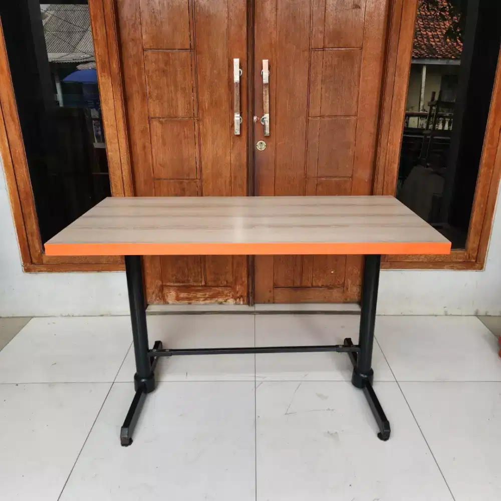 Meja ex Cafe - Meja ex Resto P1