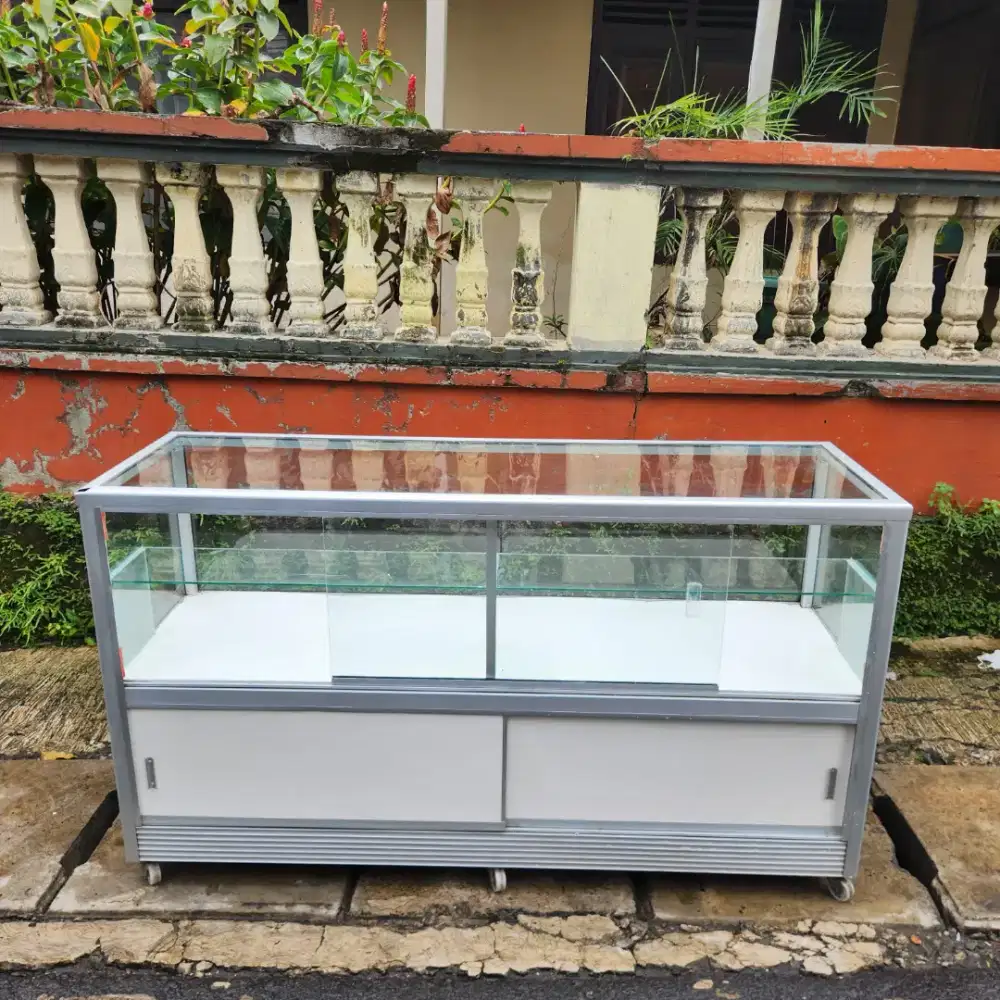 Etalase Alumunium 150cm