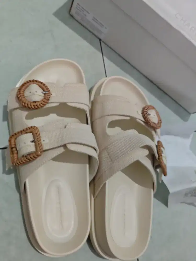 sandal CNK Ori size 38