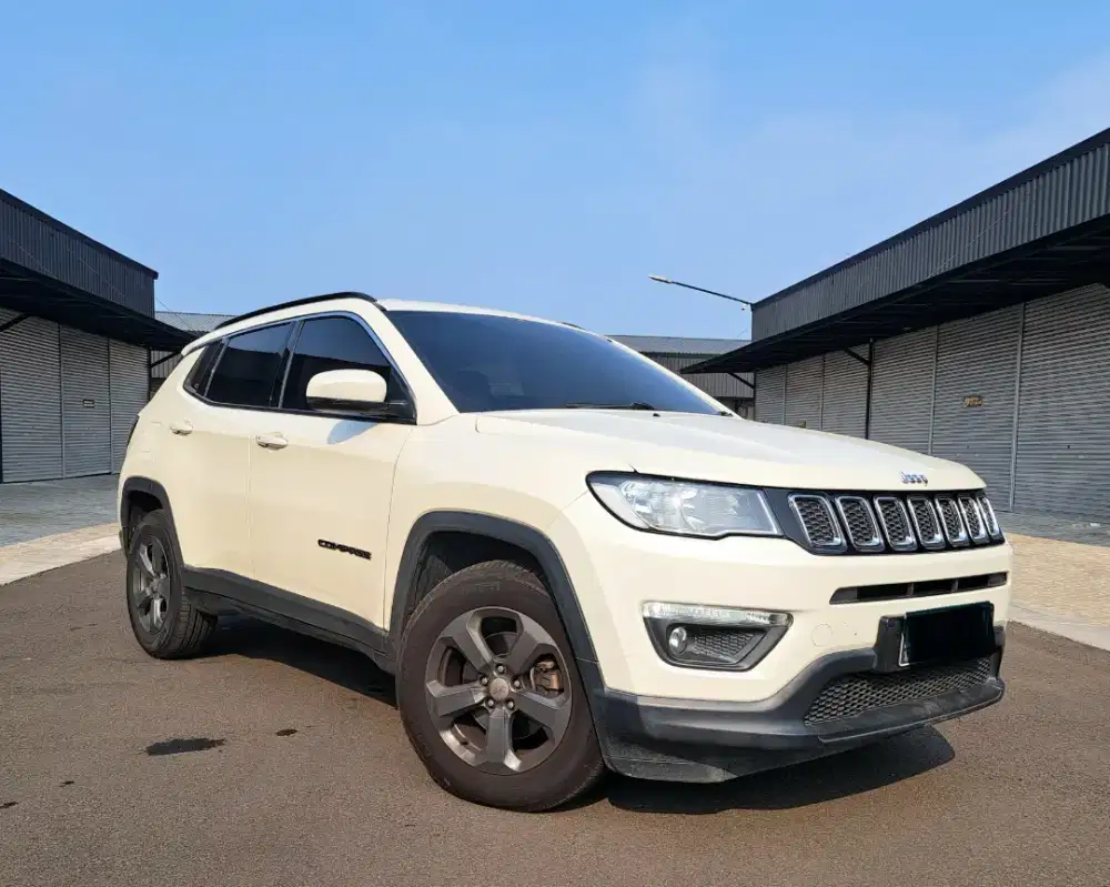 (km 42rb)Jeep Compass 1.4 AT Longitude. Thn 2018. Putih. Perfect cond