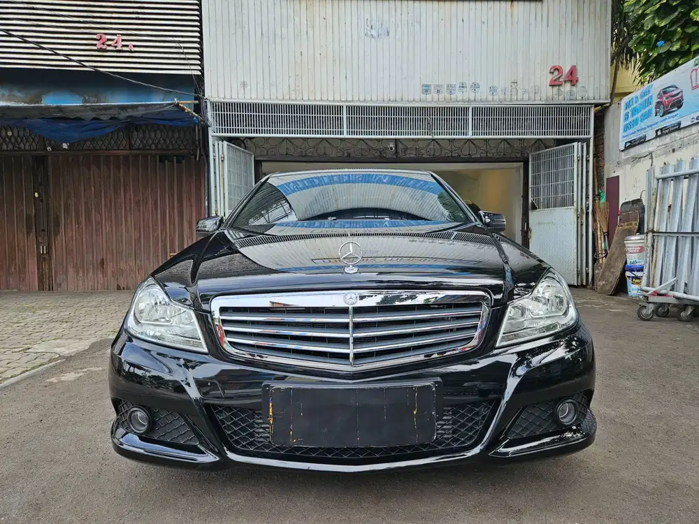 Antik 35 rb km Mercy C 200 Classic CGI 2013 nik 2012 hitam C200 W204