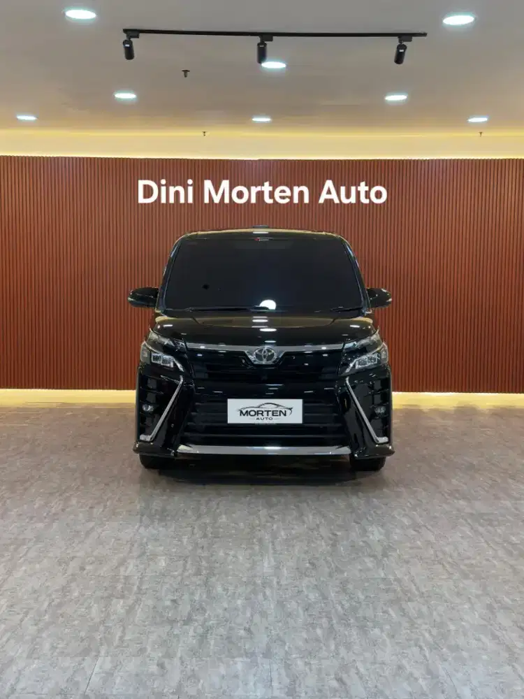 Toyota Voxy 2.0 At 2019 (KM 50rb)