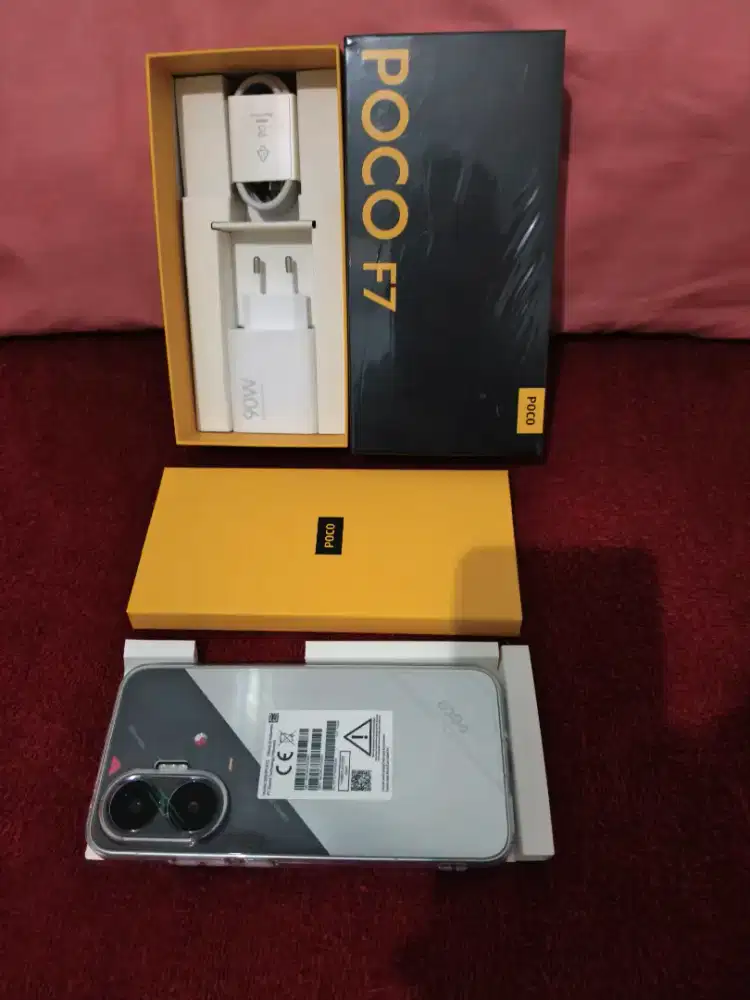 Handphone Poco F7 Silver 99,9% Like New dan Fullset (Nego Pertamax)