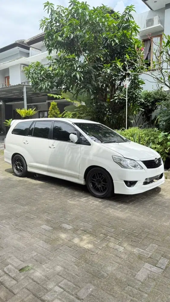 Kijang Innova Grand
