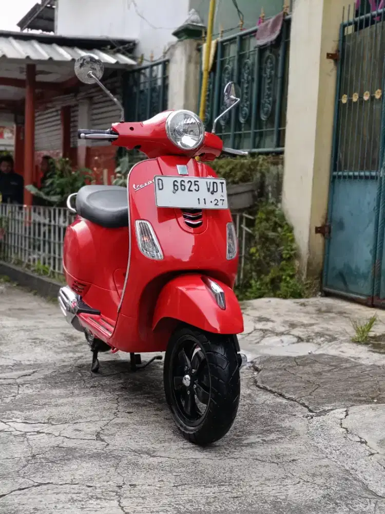 Vespa iget 125 tahun 2017/tt boleh gan cash lebih bagus