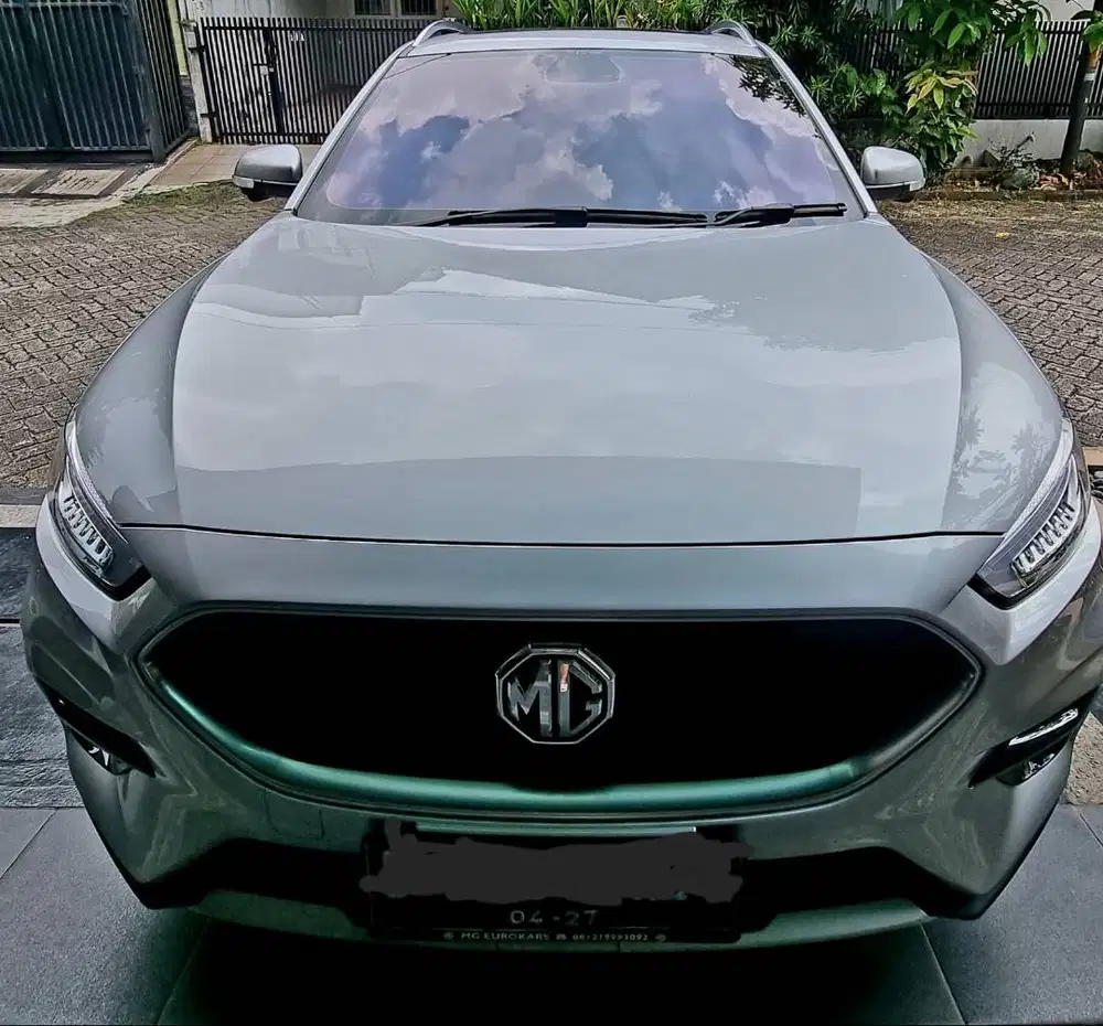 Dijual cepat MG ZS 1.5 Magnify Bensin A 2021 Silver