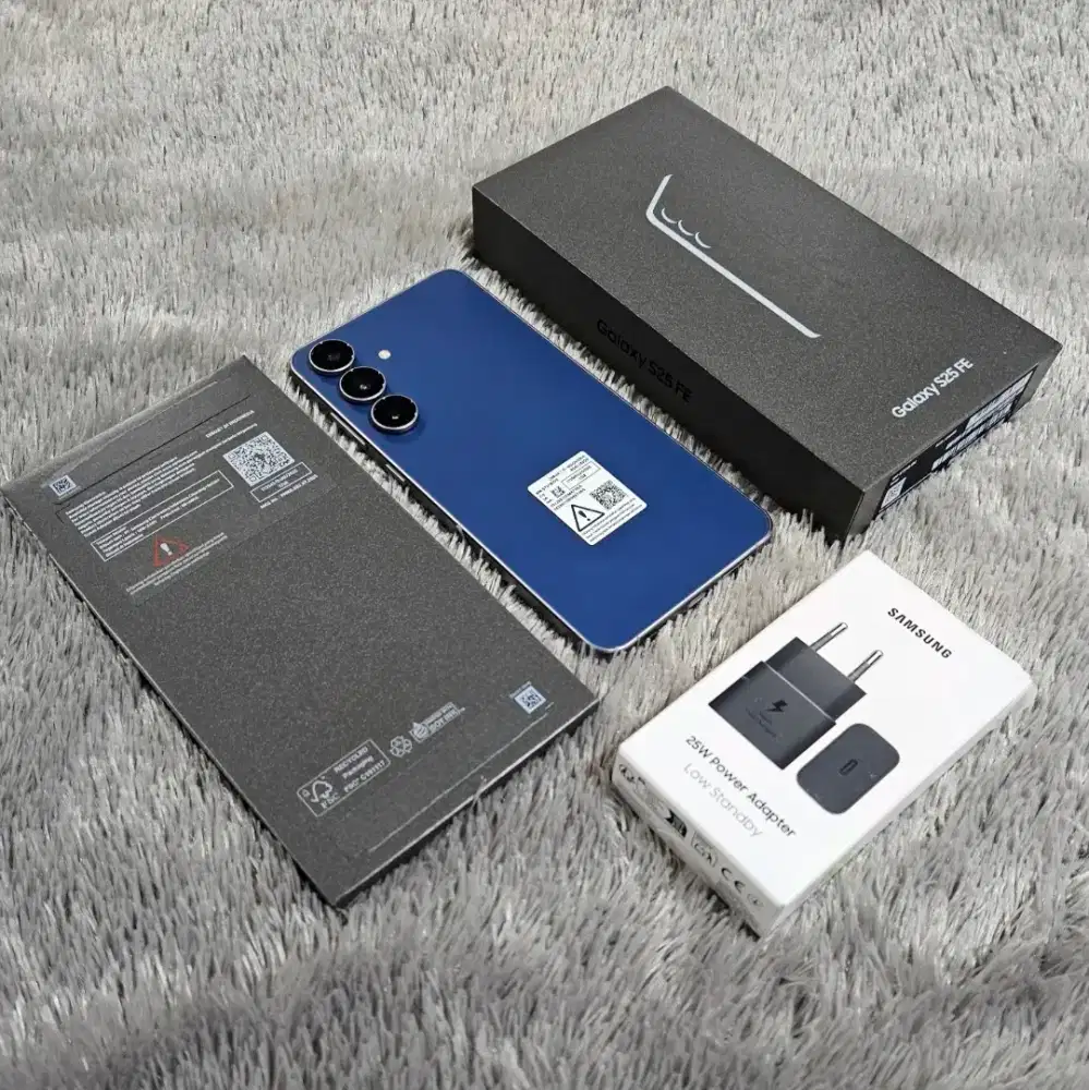Samsung S25 FE 256Gn Navy Blue like new