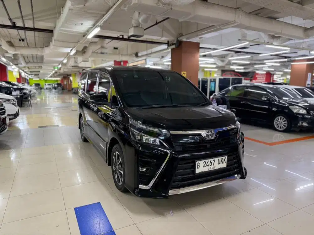Toyota Voxy 2018