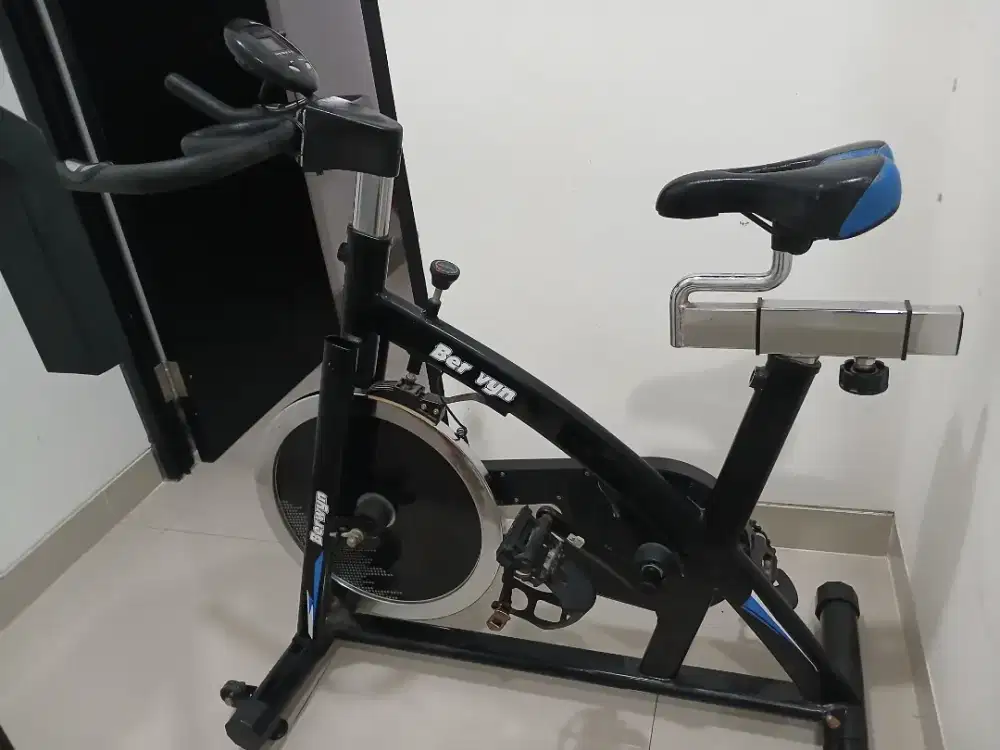 Dijual Sepeda Statis Spining Merk Berwyn