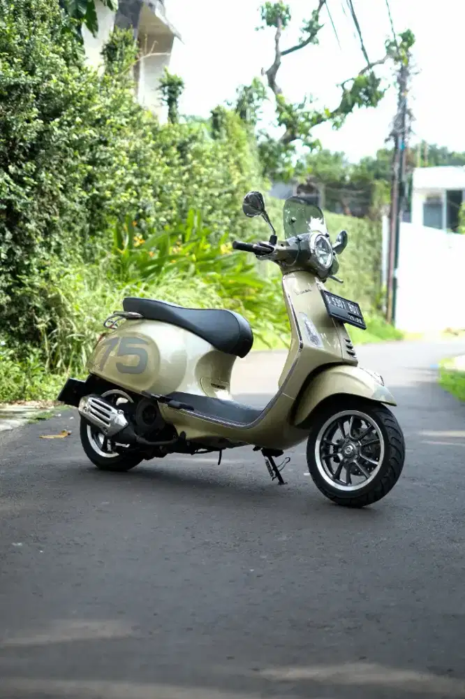 VESPA PRIMAVERA ANNIVERSARY 75TH 2021