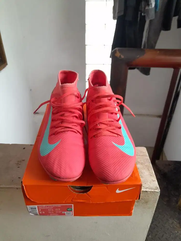 Sepatu bola nike ori