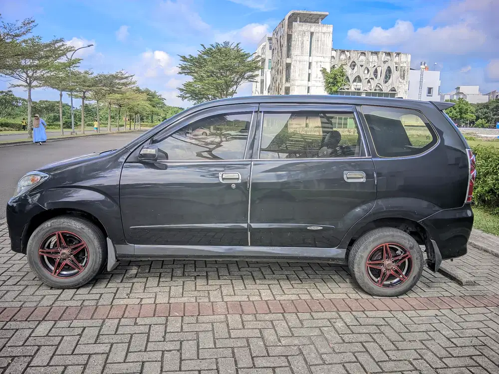 Daihatsu Xenia 2011 Bensin