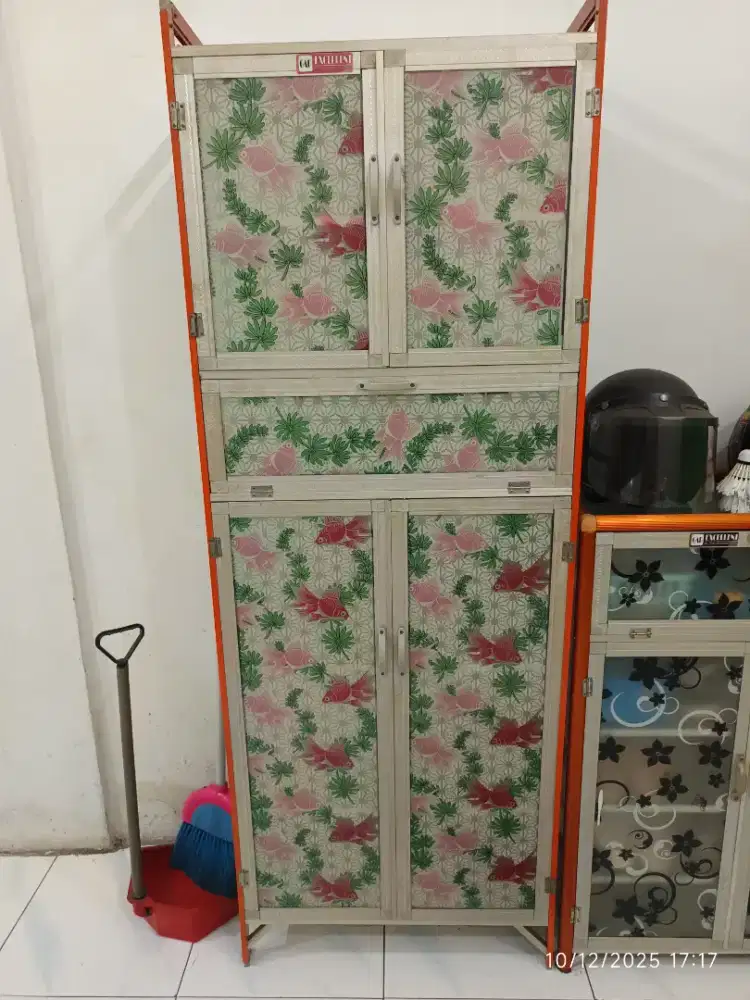 Lemari dapur aluminium