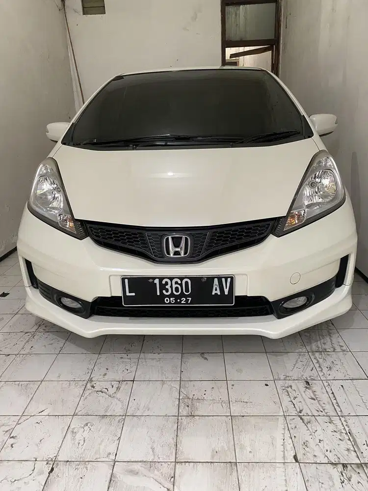 Jazz RS automatic putih mutiara 2012 kilometer 64.000. dari Baru (L)