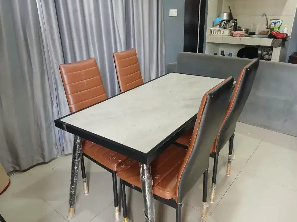 Dijual Meja Makan Marmer Kursi 4