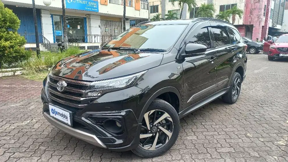 Pajak Panjang - Toyota Rush 1.5 GR Sport Bensin-AT 2022
