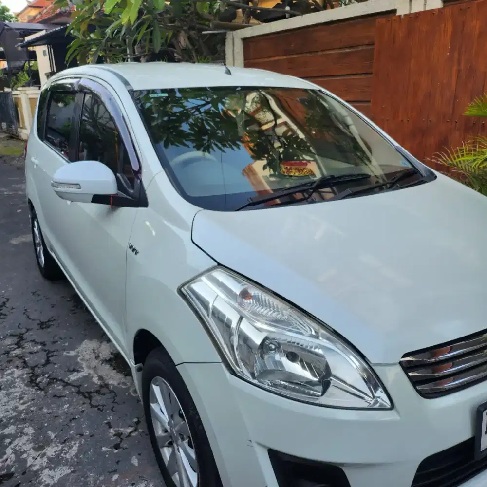 Suzuki Ertiga putih mutiara istimewa, siapa cepat dia dapat