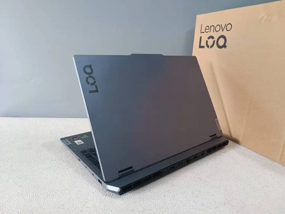 Lenovo LOQ Ryzen 5 8645HS 24GB/512GB RTX 4050 6GB Agu 2027
