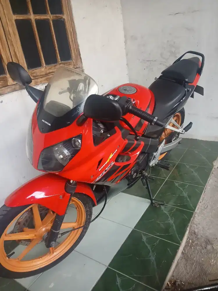 Honda cbr old thailand tahun 2004