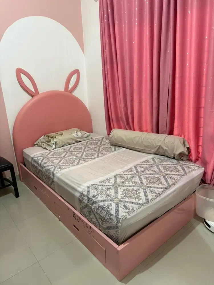 Dipan anak kelinci pink