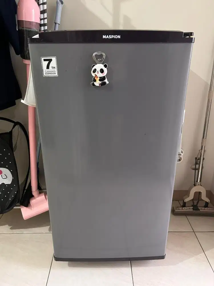 Jual kulkas second merk maspion 75 watt