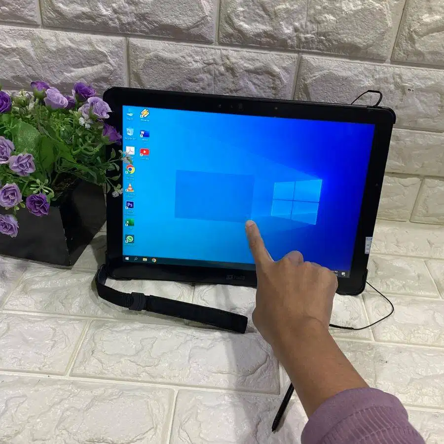 Laptop Fujitsu V727 Core M3 7Y30 2in1 Ram 8GB Layar 12inch N-RTV