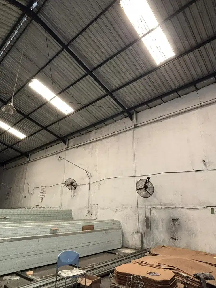 Pergudangan SAFE n Lock