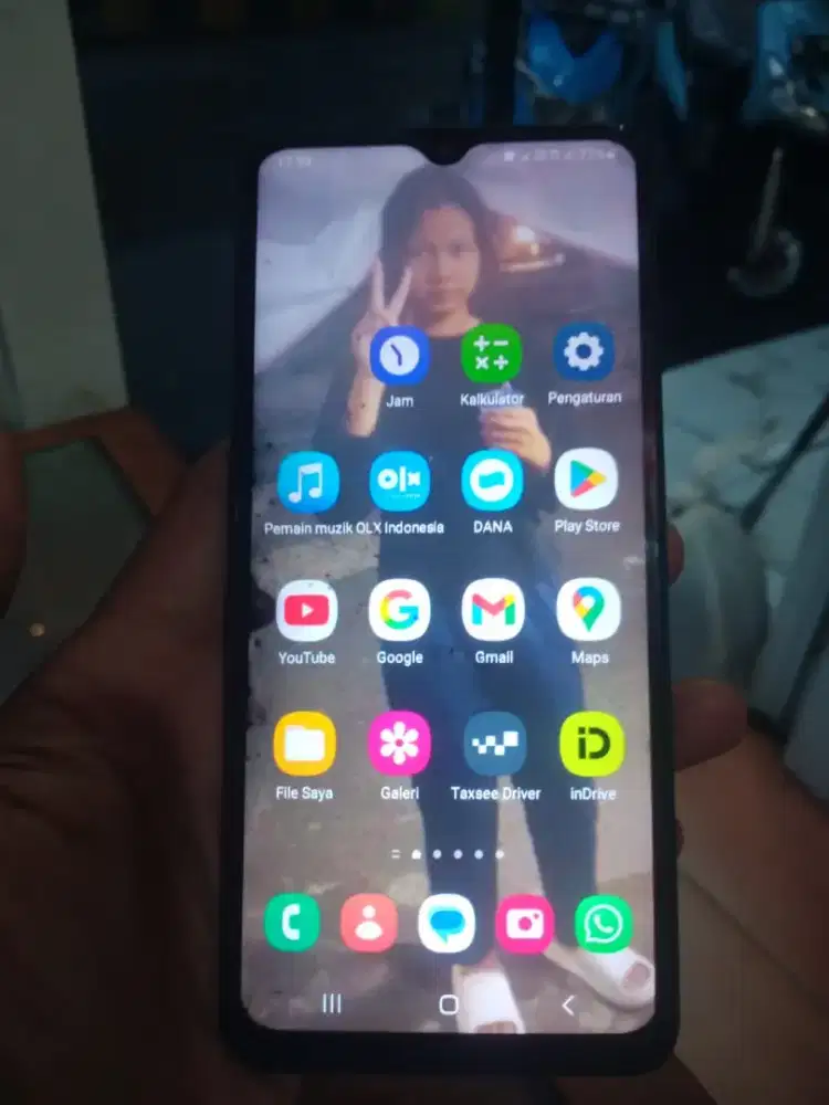 Dijual hp samsung M12 apa ada nya yg pasti normal tiap hari dipake
