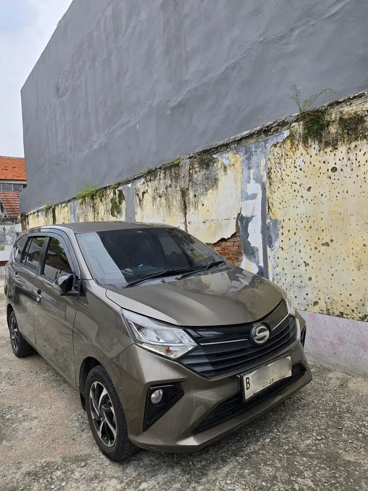 Daihatsu Sigra 2023 Tipe R 2023 (Automatic) Warna Cokelat Metalik