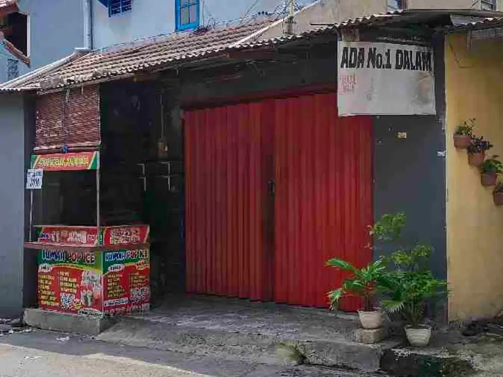 Dijual rumah usaha padat penduduk