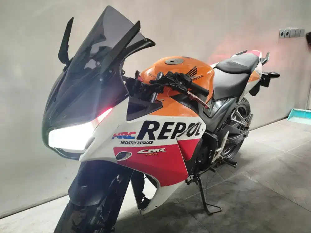 Honda cbr 2015 150 cc repsol edition