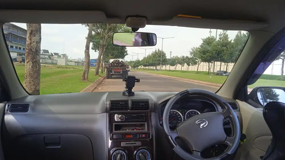 Daihatsu Xenia 2011 Bensin