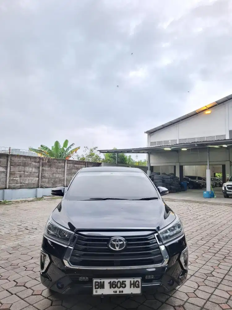 Innova 2023 G diesel matic. Km 70rb