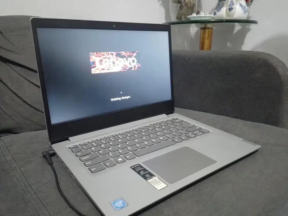 Laptop Lenovo Ideapad S145