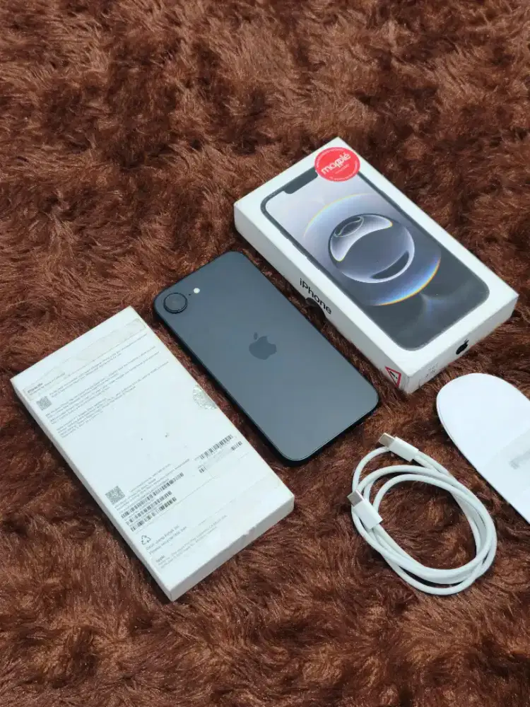 iPhone 16e 256GB iBox Garansi 07 Agustus 2026 - Black