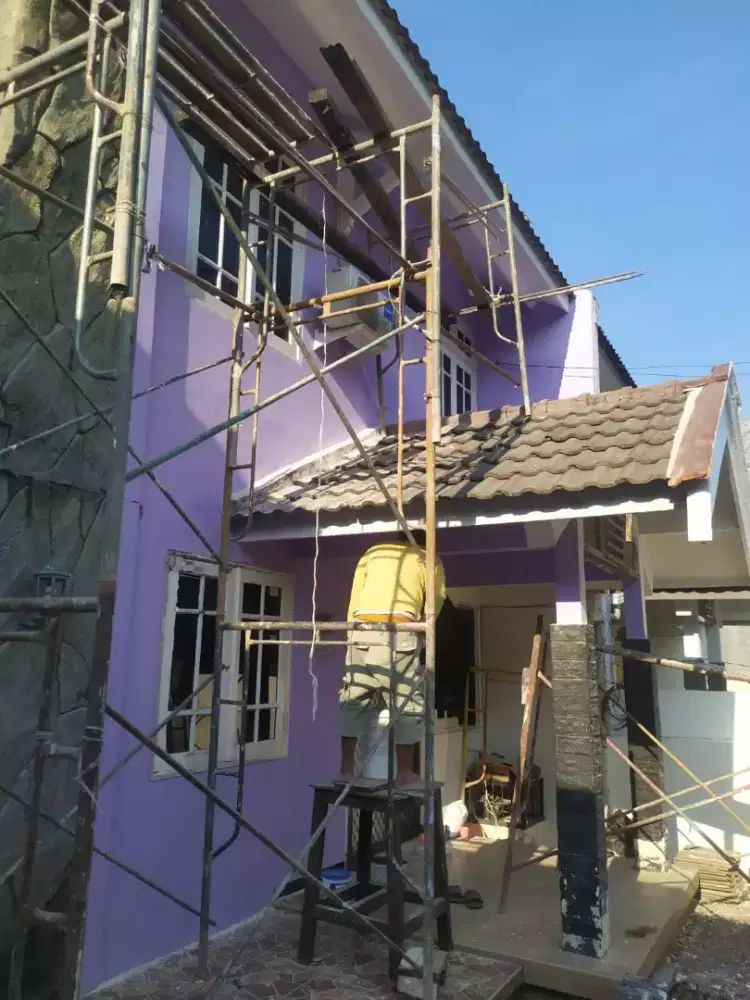 Atap genteng retak,  atap asbes rembes,  servis atap bocor,