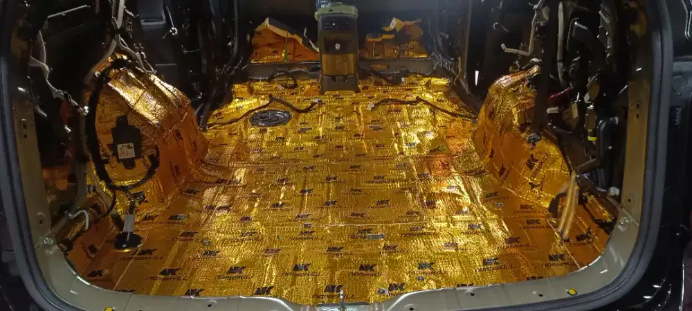 Peredam suara mobil home service