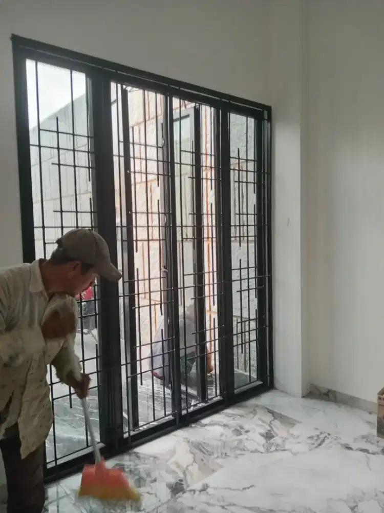 Teralis jendela tempahan