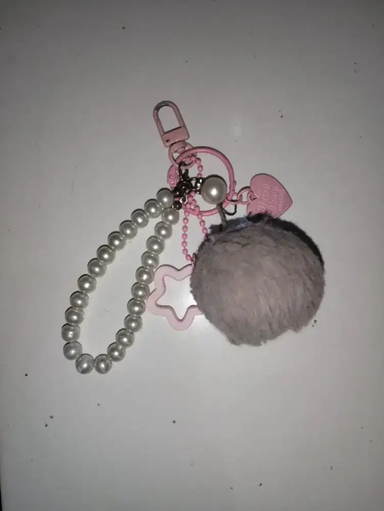 Cute Pearl & Pom-Pom Keychain