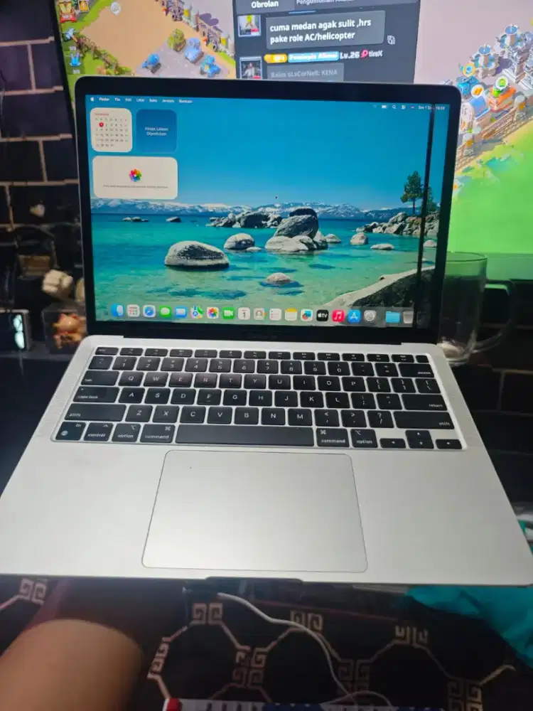 MacBook Air M1 iBox Mulus Ada Minus Fungsi Normal