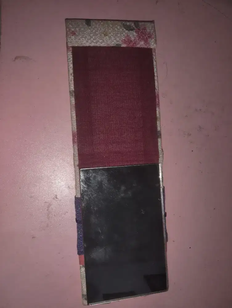 Floral Pocket Mirror – Cermin Lipat Praktis