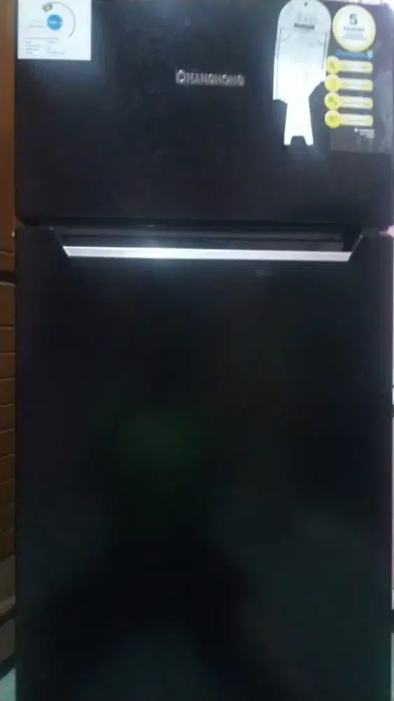 Dijual Lemari Es merk Changhong, dus garansi complit