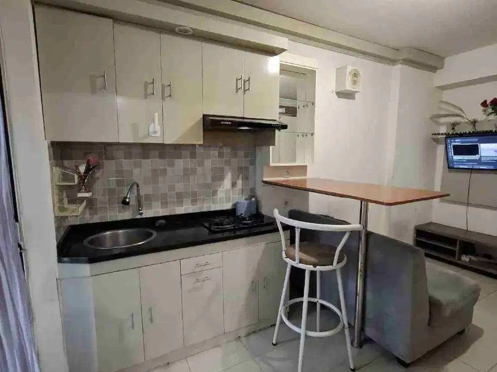 JUAL 2 KAMAR FURNISH MURAH APARTEMEN BASSURA CITY TOWER FLAMBOYAN LT17 SHMRS