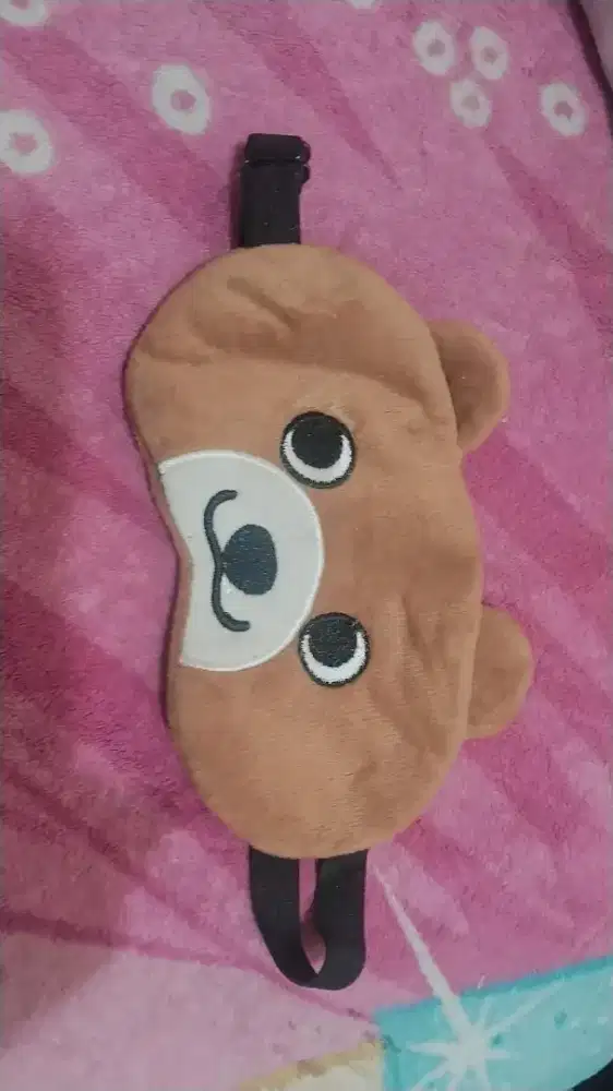 Penutup Mata Beruang